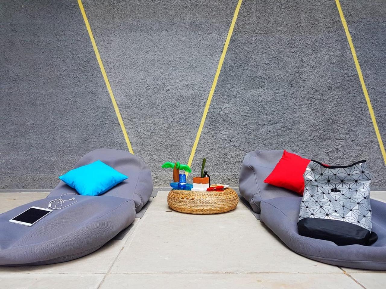 Nomad Hostel Kemang Jakarta Exterior photo