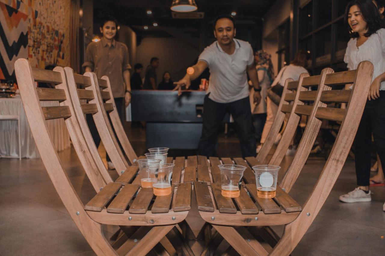 Nomad Hostel Kemang Jakarta Exterior photo