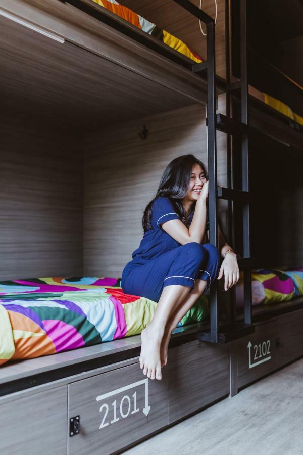 Nomad Hostel Kemang Jakarta Exterior photo